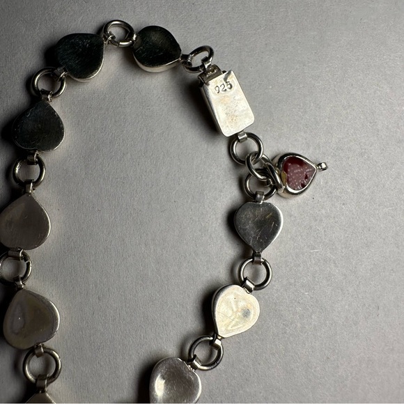 Charming Red Heart Bracelet in Silver - Picture 4 of 6